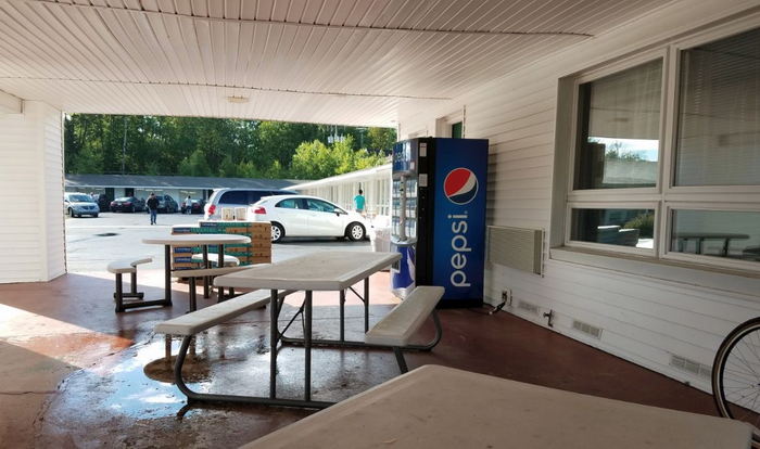 Starlite Motel - From Web Listing (newer photo)